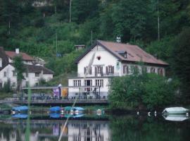 庄园先生旅馆，位于Biaufond 的酒店