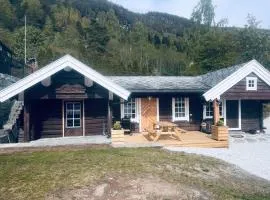 Innvik Hytte Anna