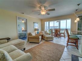 Waterfront Two-Bedroom Condo on Venice Island，位于威尼斯的酒店