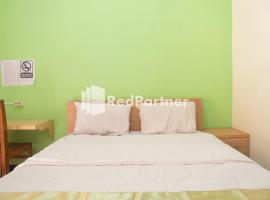 Wisma Handayani Syariah RedPartner near RSUD Wonosari，位于日惹的酒店
