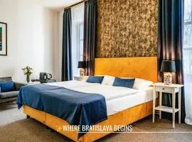 BlueBell Hotel