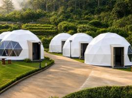 Casa de Monique Glamping Resort，位于茂物的酒店