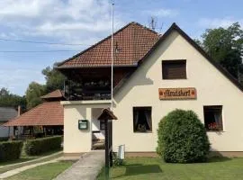 Almáskert Fogadó Zebegény