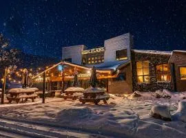 High Plains Lodge Rooms