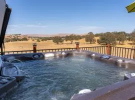 Paso Robles Estate w Hot Tub, Game Room & Views