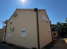 Apartments with parking space Nin, Zadar - 25940