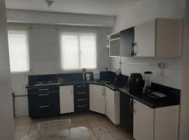 Apto terreo bem arejado e iluminado