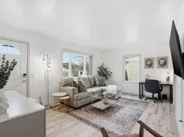 Madison Gem 2BR Family Home with Washer&Dryer AC Parking