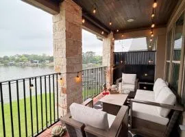 Heron Harbor 3-BR, 2-full bath lake-front condo