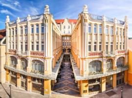 Palatinus Grand Hotel，位于佩奇的酒店