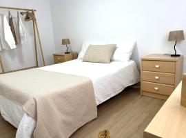3 Bed Flat - Sleeps 5 - Wifi，位于贝利雷瓜尔德的酒店