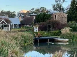 Blue Mountains Large Group farm stay Chapel House