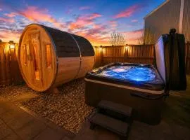 Urban Utopia - Hot Tub - Sauna - BBQ - Firetable - Garage - AC