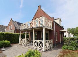 Bungalow by Water near Rotterdam，位于Simonshaven的酒店