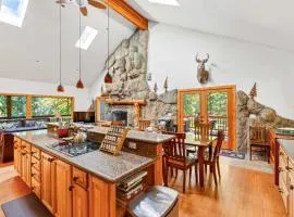 Mount Hood Cabin Retreat - 4BR Sleeps 12