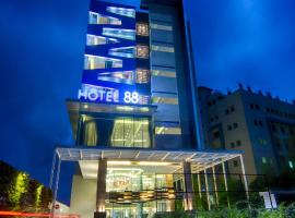 Hotel 88 Kopo Bandung By WH，位于万隆Babakan Ciparay的酒店