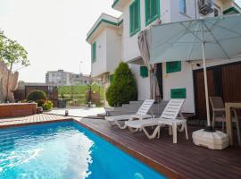 Yeşil Panjurlu Bahçeli Villa，位于Nilüfer的酒店