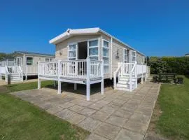Hopton Holiday Village - Holiday Accommodation 632