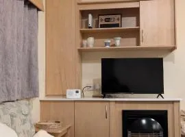 Spacious and welcoming 8 Berth caravan at Parkdean Regent Bay