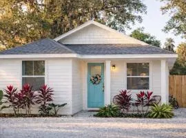 Encanto - Boho 3BR - 2 Kings - Fenced Yard - 1 mi Downtown