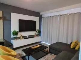 Modern 2 Bed 1 Bath Apt With Complex Pool