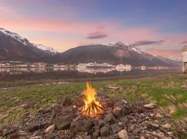 Group Getaway Oceanfront w Private Rocky Beach