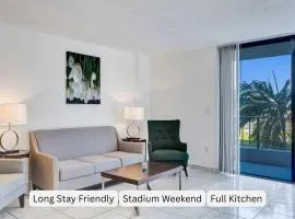 Cozy 1BR Near Hard Rock Stadium - 214