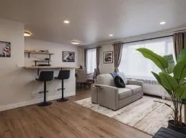 Inlet View Luxe -King Suite - Downtown Anchorage