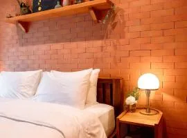 Easterly Room 01