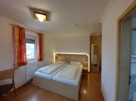 Schirmer`s Hotelino
