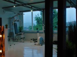 Jingtu Wellness & Spa Resort，位于Comares的酒店