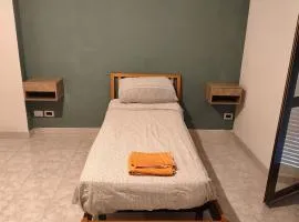 Stanza con bagno privato in appartamento condiviso