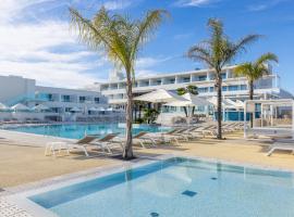 Wyndham Grand Carvoeiro Algarve，位于卡武埃鲁的酒店