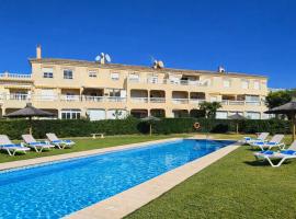 Nuevo Torrox Deluxe Beach & Piscina，位于托罗克斯的酒店