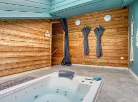 chambre AZZURO avec jacuzzi lit rond et jardin avec piscine