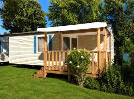 Mobil Home Cosy proche Europa park &Colmar-2 chambres-Clim，位于比歇姆的酒店