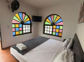 ISABELINAS HOTEL Villeta，位于比列塔的酒店