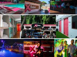 Base Ao Nang Beachfront Party Hostel 18-35 Years Old Only，位于奥南海滩的酒店