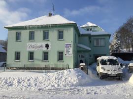 Guest House Marzebilla Pernink，位于Pernink的酒店