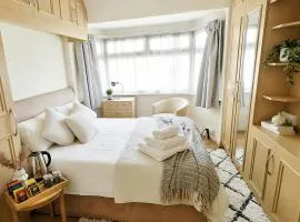 The Bliss Home Peaceful Retreat Close Transport Links Central London in 15mins Close to Heathrow Airport