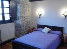 Hotel la Cuchara de Doña Lola，位于Izarra的酒店
