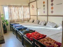 KSHIPRA GUEST HOUSE，位于乌贾因的酒店