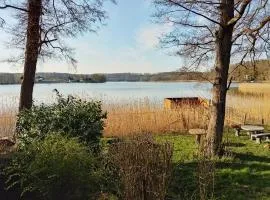 Ferienzimmer Oskar direkt am Haussee in 17258 Feldberger Seenlandschaft, OT Feldberg, Seezugang, Gemeinschaftsküche und Aufenthaltsraum