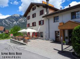 Hotel Reich，位于Cazis的酒店