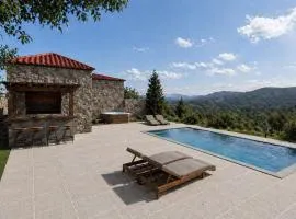 Villa Mainalis