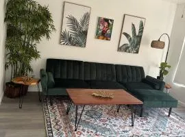 Renovated Condo Lake Eola View Great Location