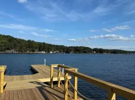 Endless Sunday l Sleeps 20 l Lakefront
