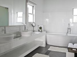 The Manoah Boutique Hotel，位于Shoal Bay Village的酒店