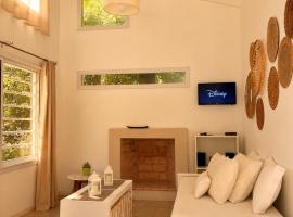 Cabañas Aires del Sur, con gran parque y pileta，位于查斯科穆斯的酒店