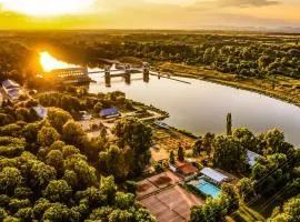 Tisza Garden Park